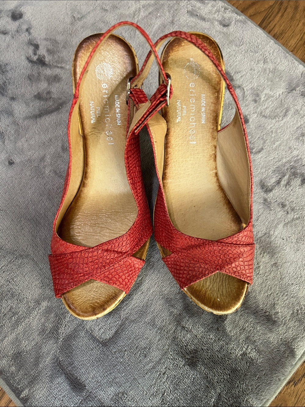 New Eric Michael Coral Red Textured leather Peep-Toe Slingback Platform Sandals - Picture 5 of 8